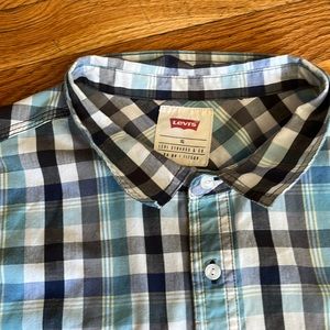 Levi’s plaid button down shirt xl